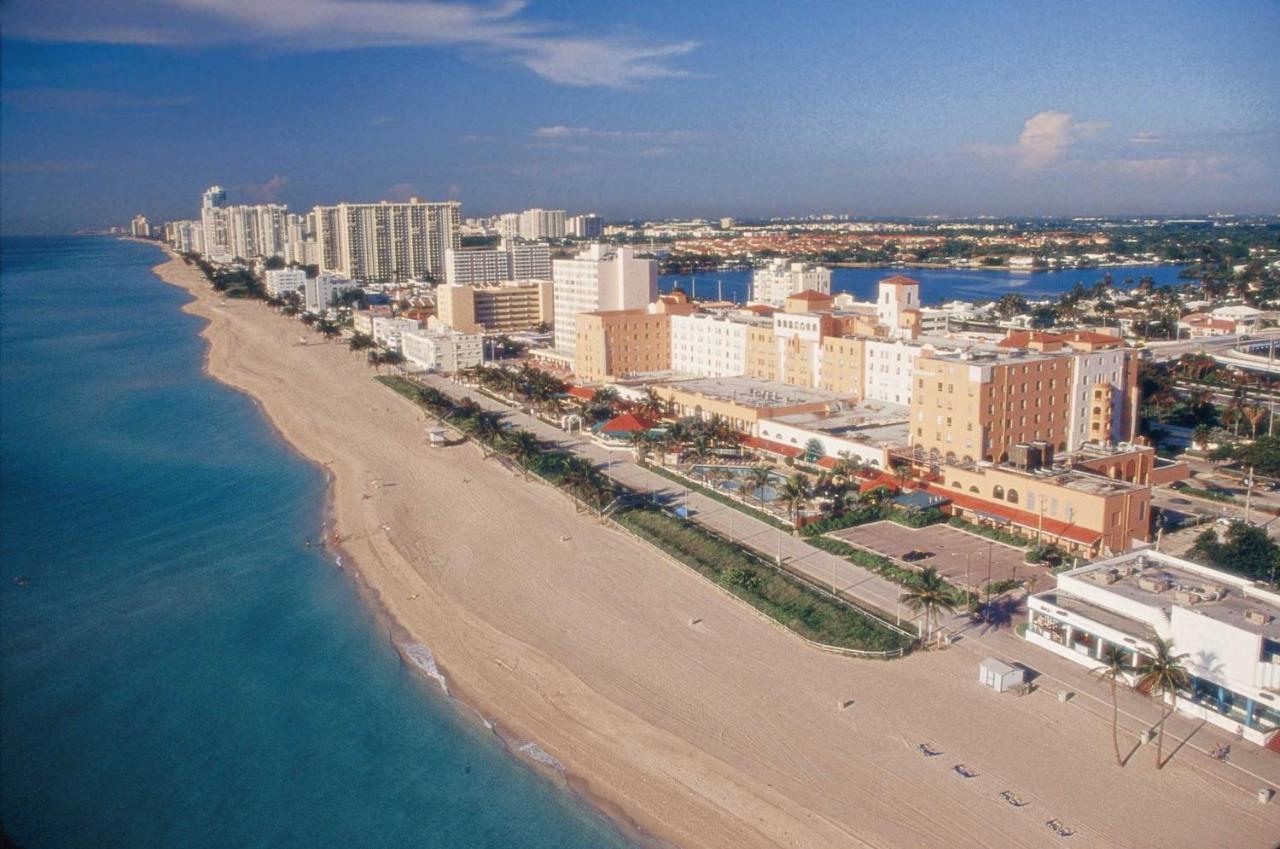 On Hollywood Beach - Affordable Two Bedrooms Sleeps 6 With Two Bathrooms Dania Beach Extérieur photo