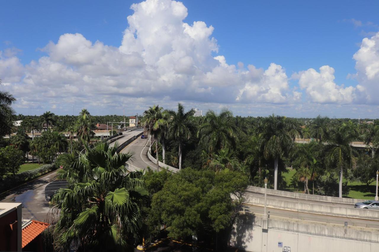 On Hollywood Beach - Affordable Two Bedrooms Sleeps 6 With Two Bathrooms Dania Beach Extérieur photo
